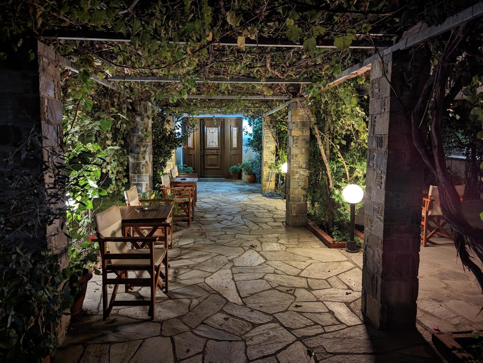 Guesthouse Christos Скопелос Экстерьер фото