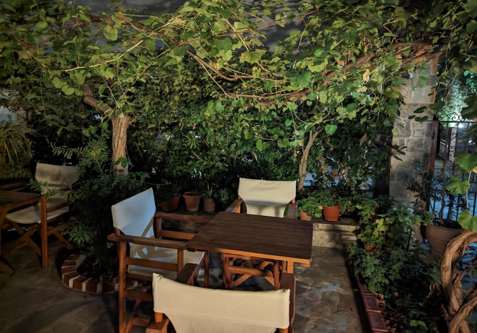 Guesthouse Christos Скопелос Экстерьер фото