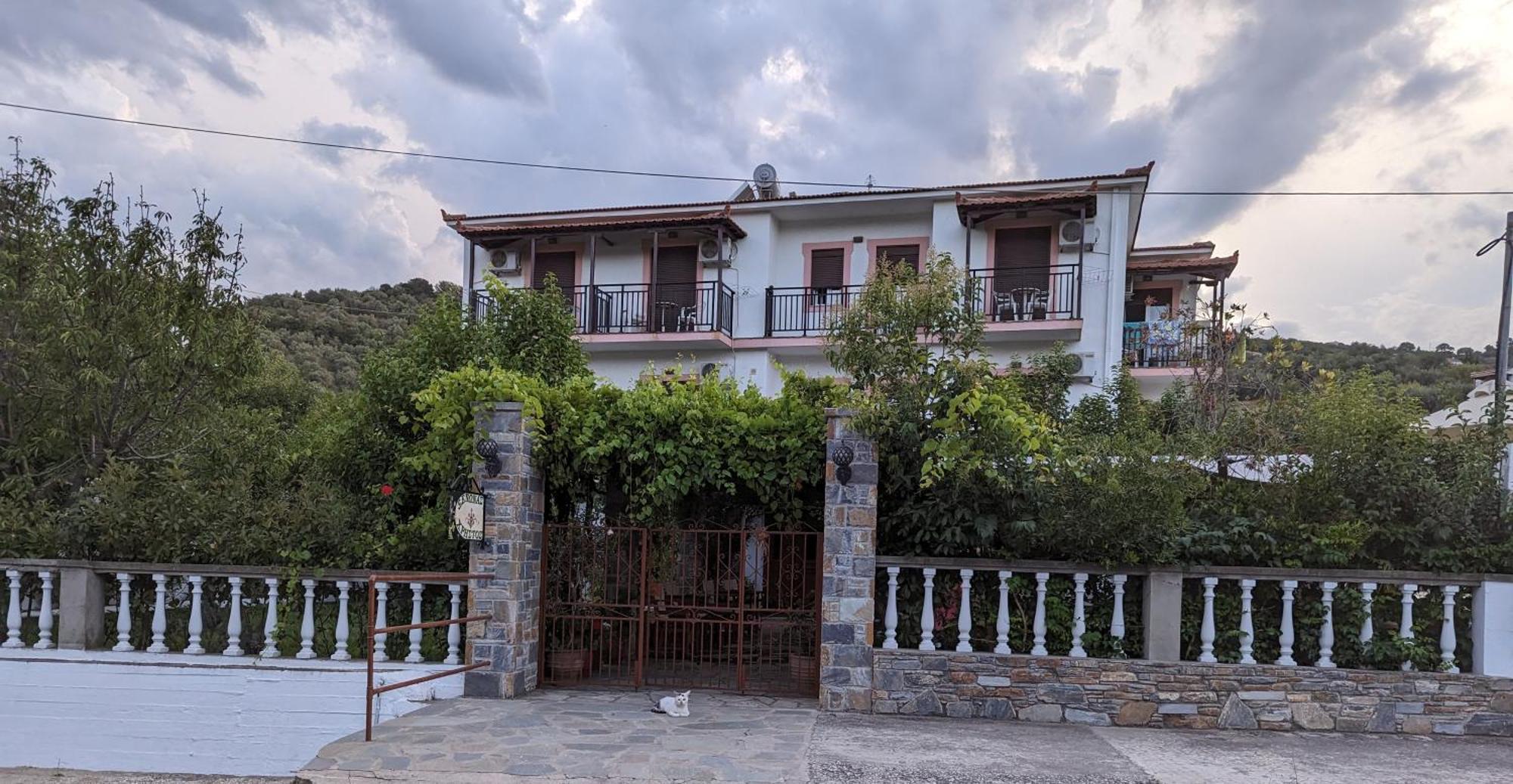 Guesthouse Christos Скопелос Экстерьер фото