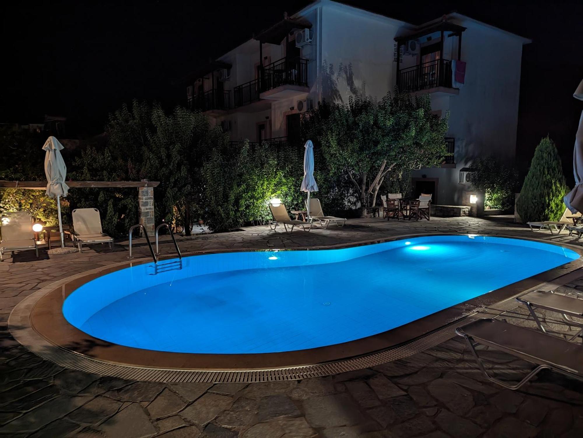 Guesthouse Christos Скопелос Экстерьер фото