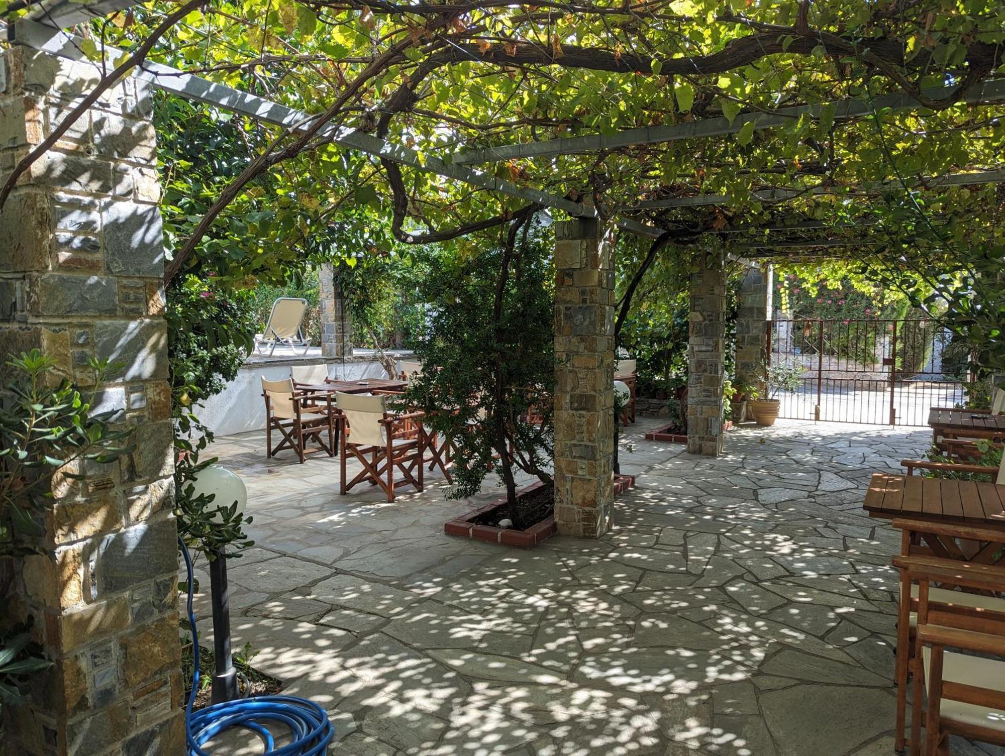 Guesthouse Christos Скопелос Экстерьер фото