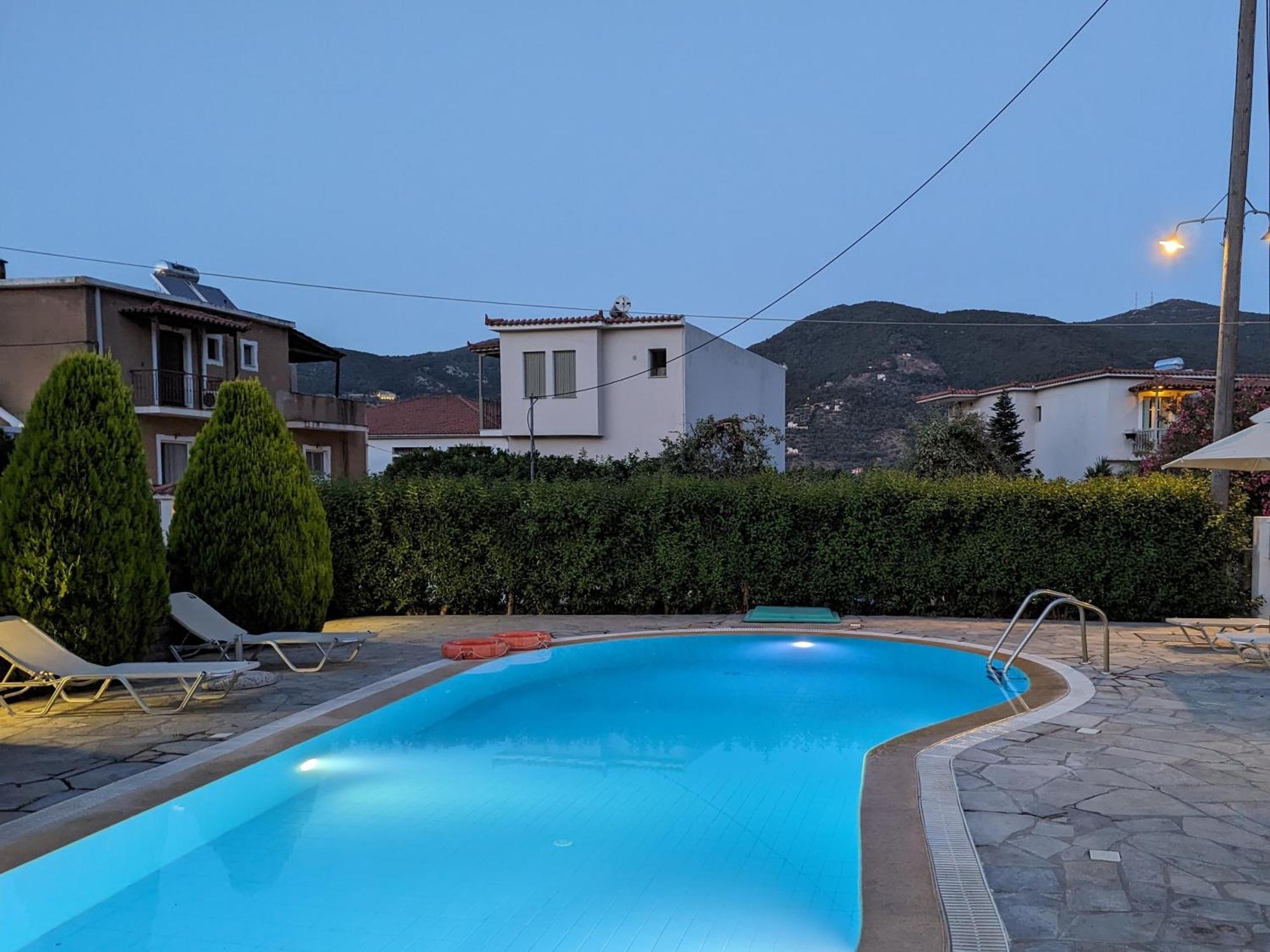 Guesthouse Christos Скопелос Экстерьер фото