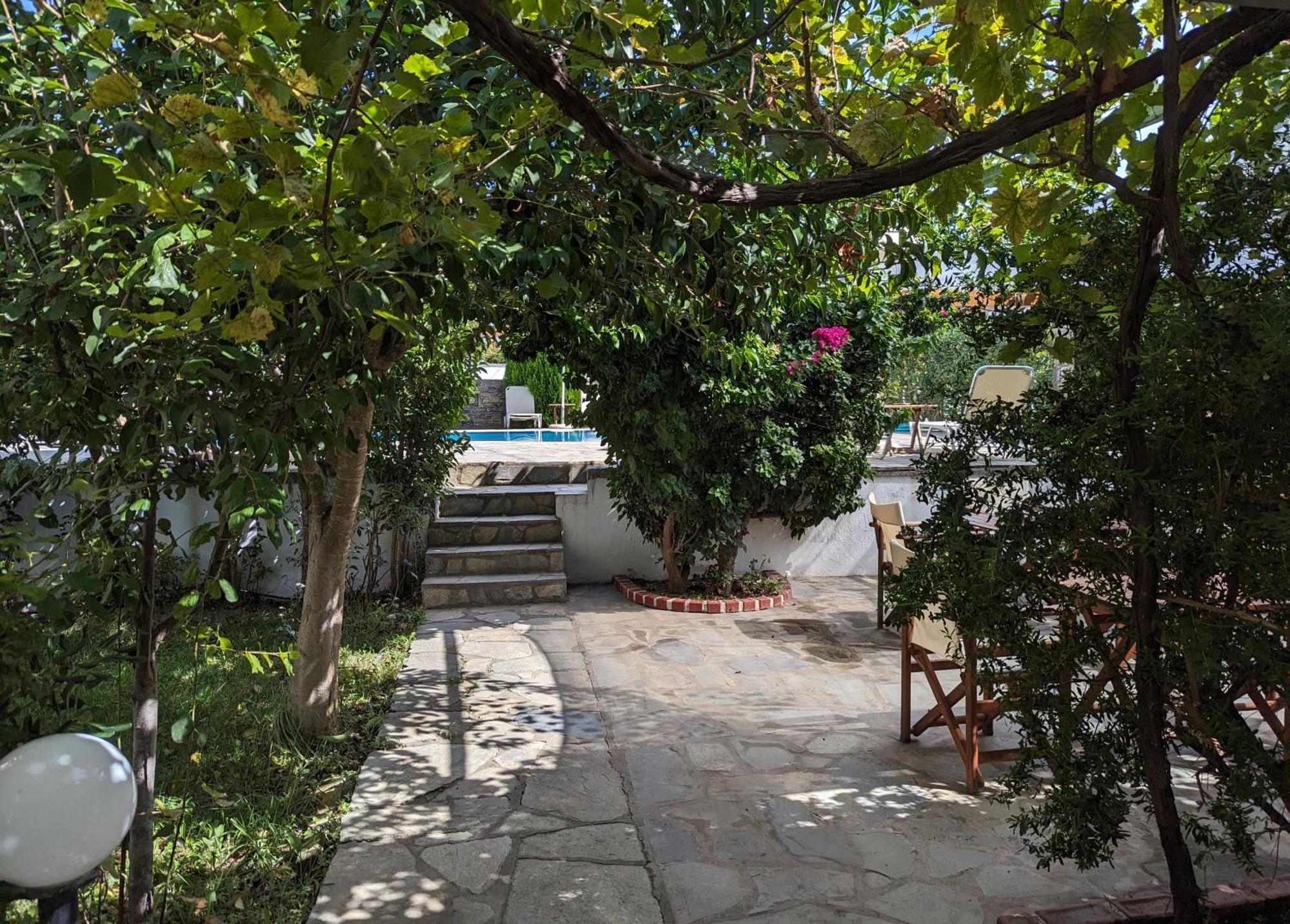 Guesthouse Christos Скопелос Экстерьер фото