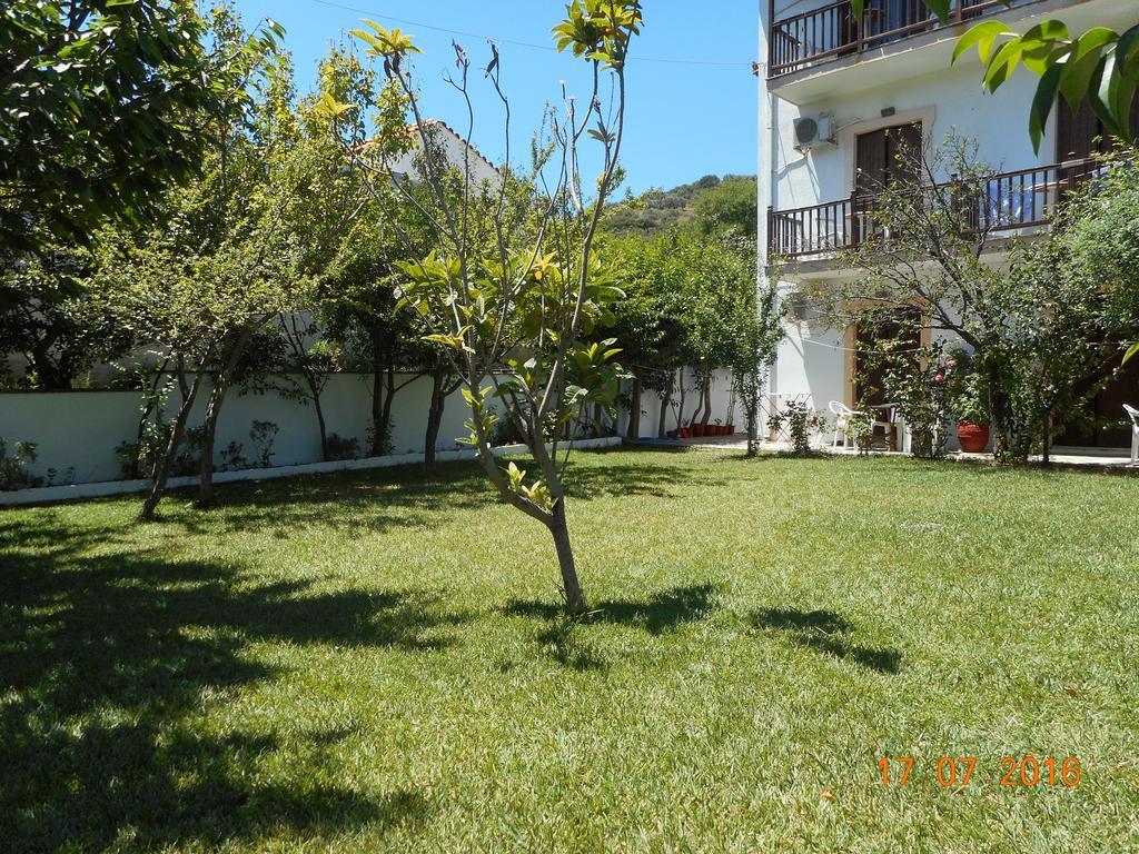 Guesthouse Christos Скопелос Экстерьер фото