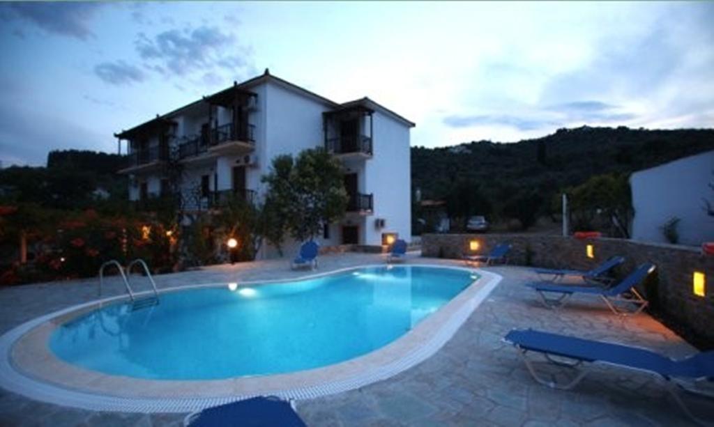 Guesthouse Christos Скопелос Экстерьер фото